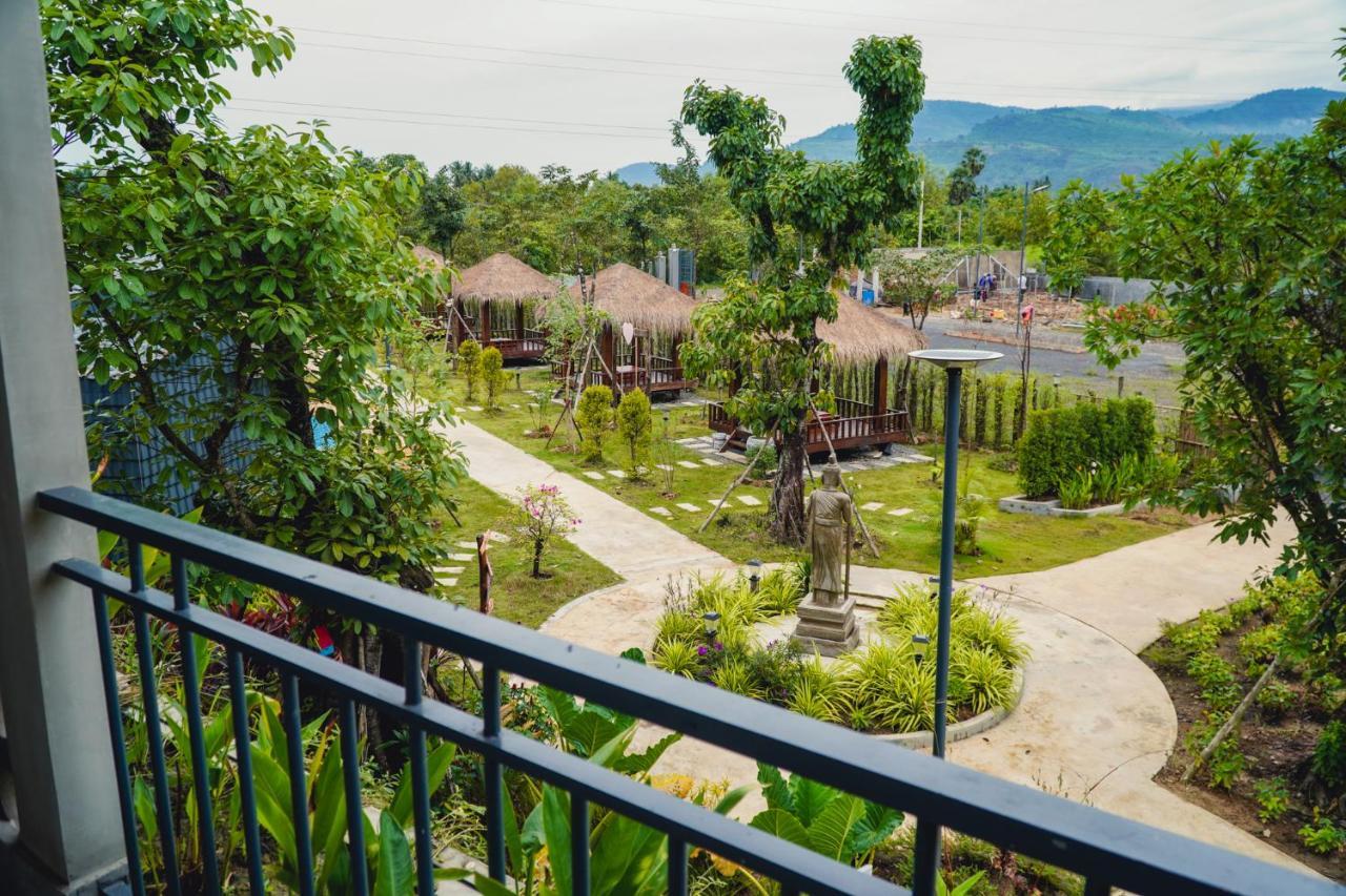 Kampot Tropical Village Exteriör bild